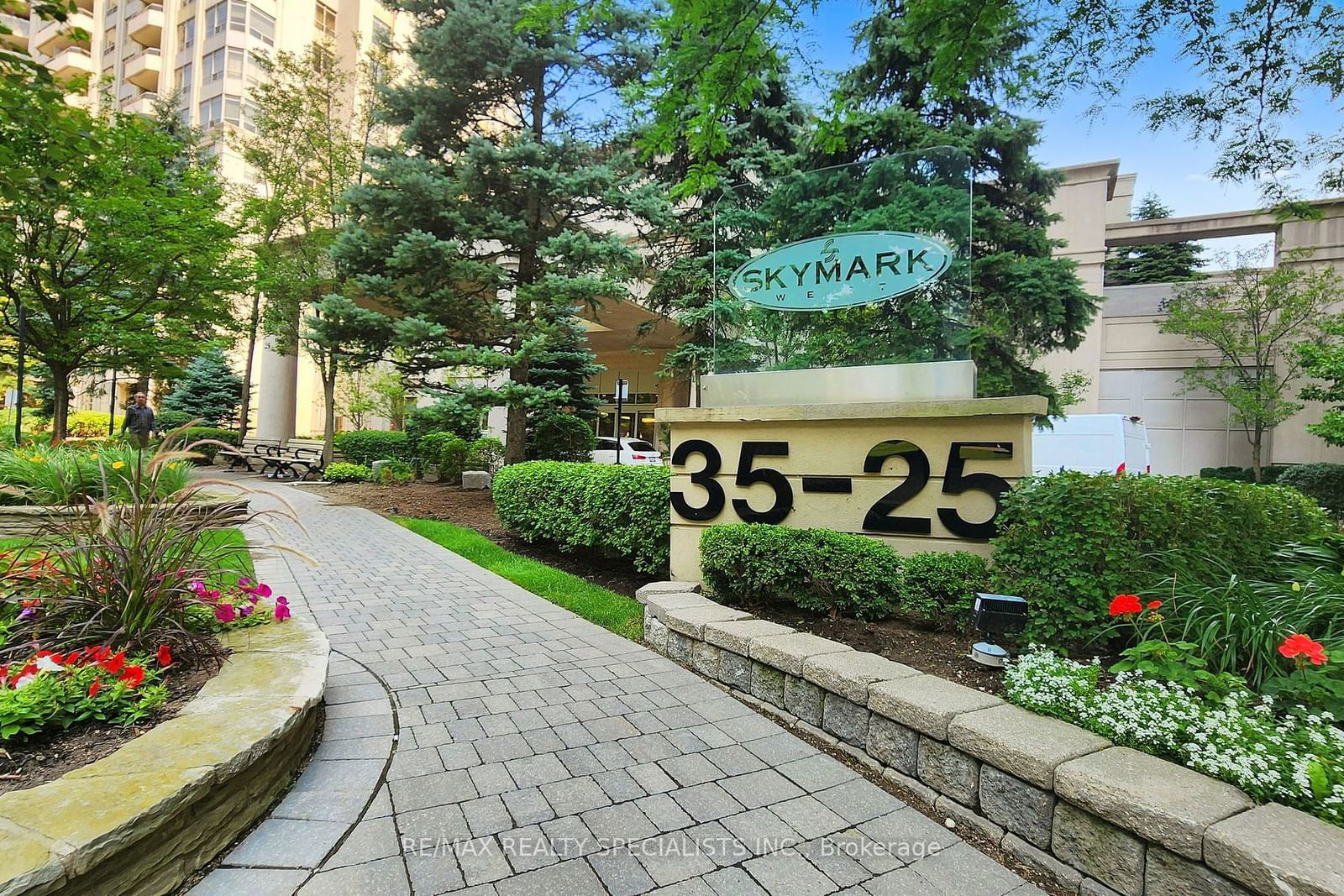 35 Kingsbridge Garden Circ, unit 1705 for sale - image #2