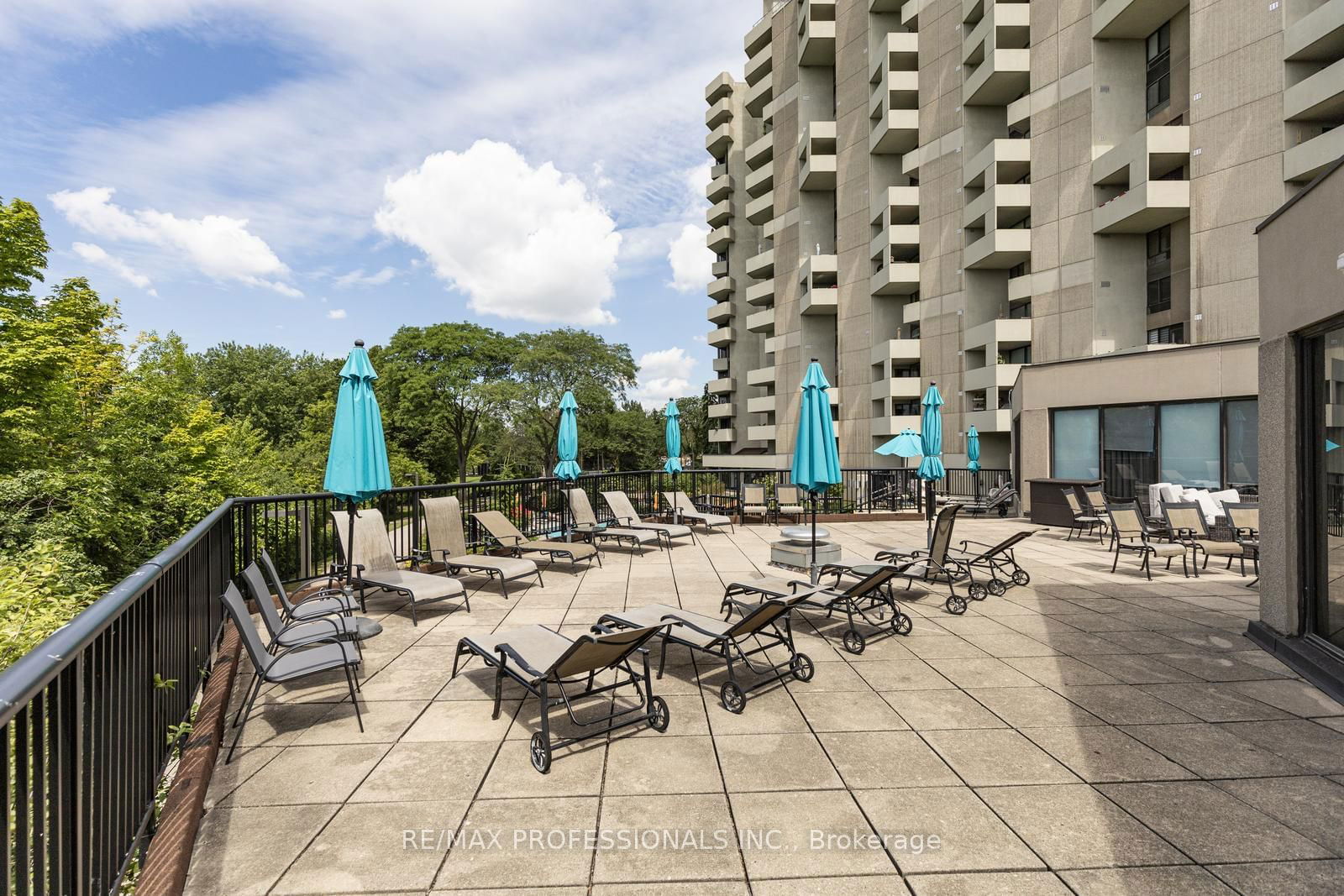 300 Mill Rd, unit G17 for sale - image #32