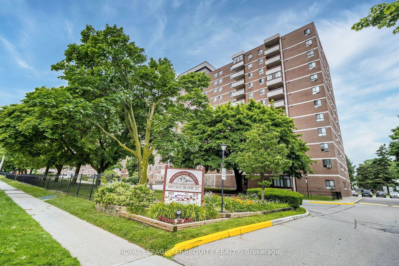 1625 Bloor St E, unit 823 for sale - image #1