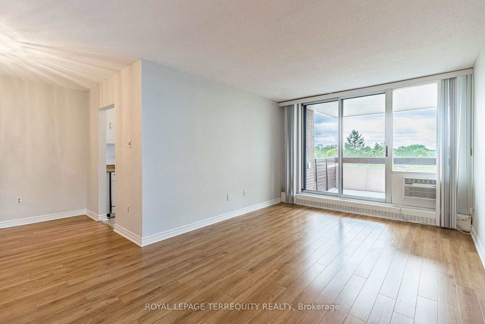 1625 Bloor St E, unit 823 for sale - image #10