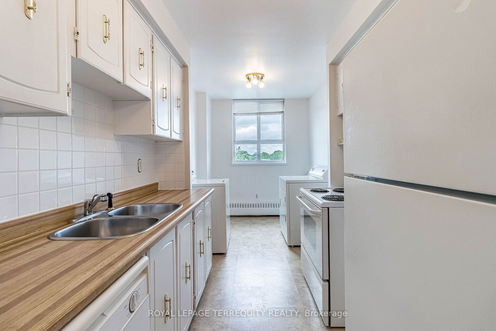 1625 Bloor St E, unit 823 for sale