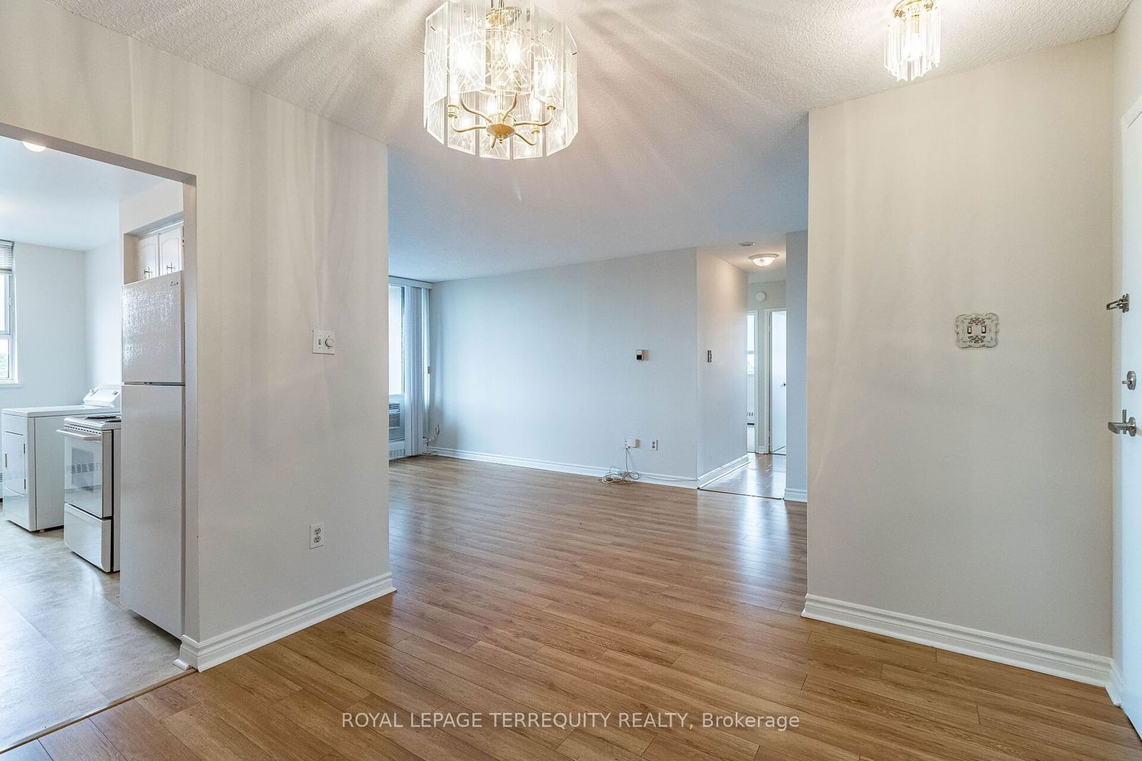 1625 Bloor St E, unit 823 for sale