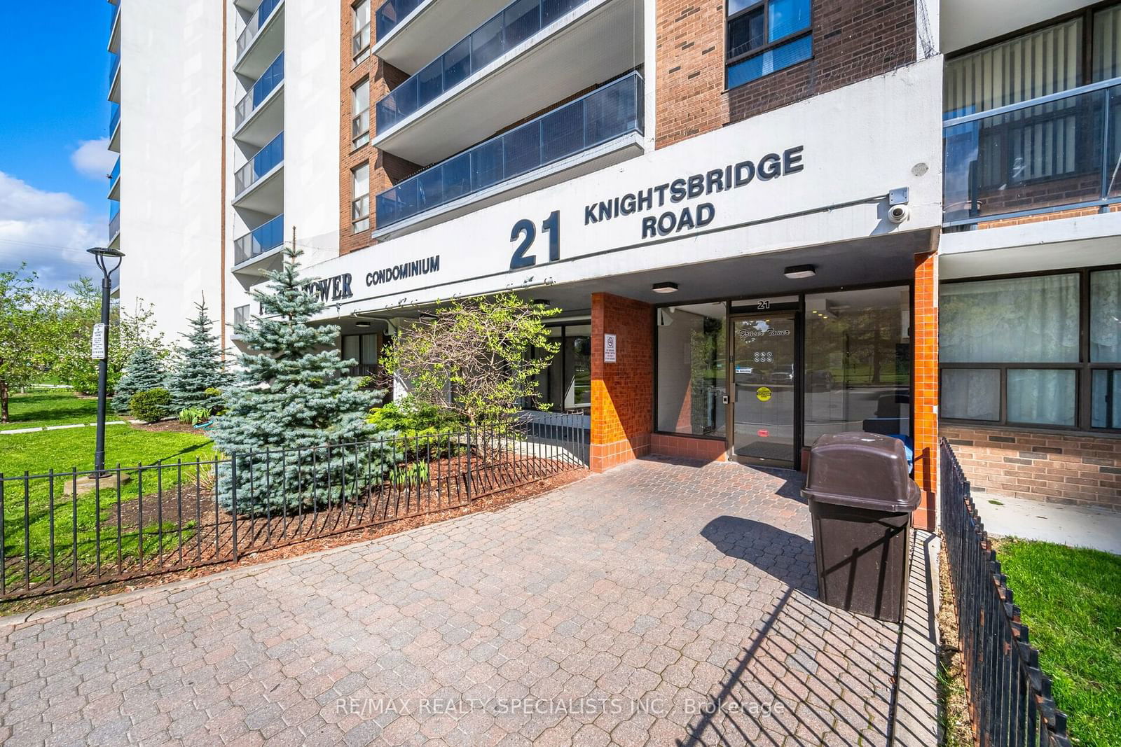 21 Knightsbridge Rd, unit 1904 for sale - image #1