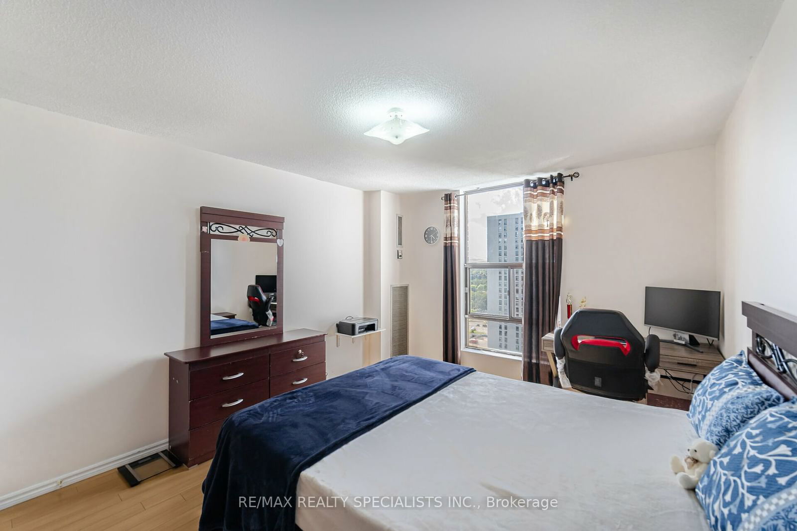 21 Knightsbridge Rd, unit 1904 for sale - image #20