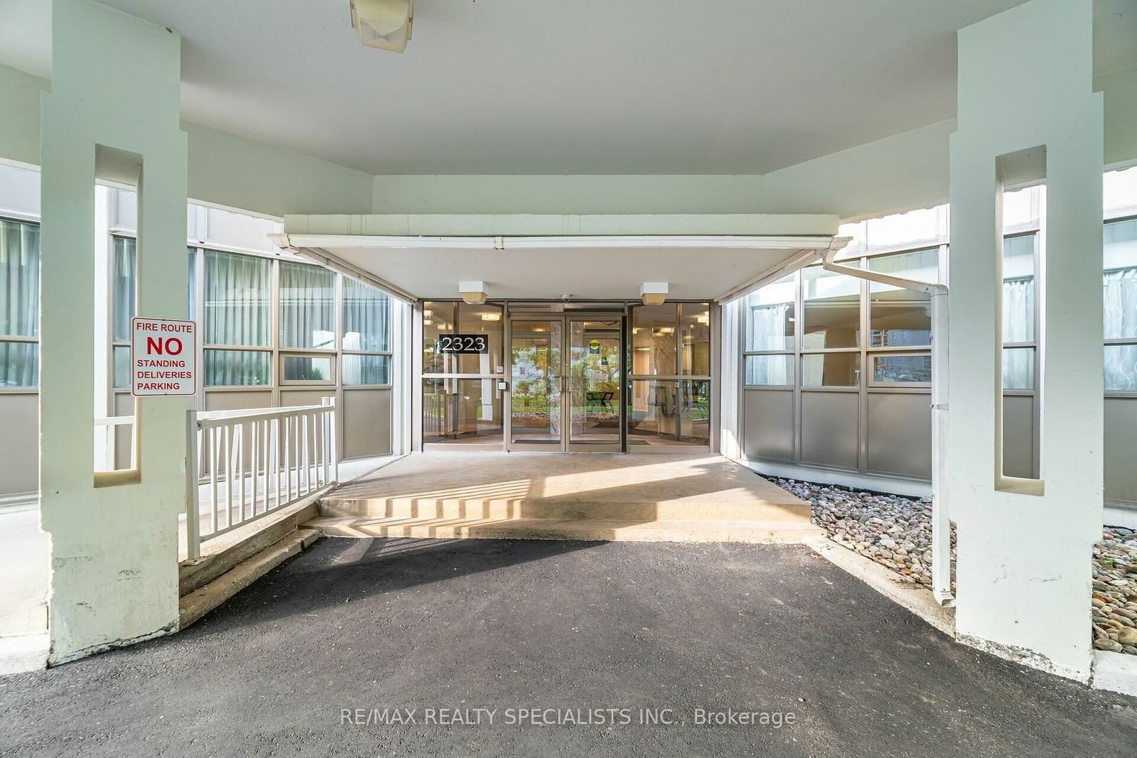 2323 Confederation Pkwy, unit 1008 for sale - image #2