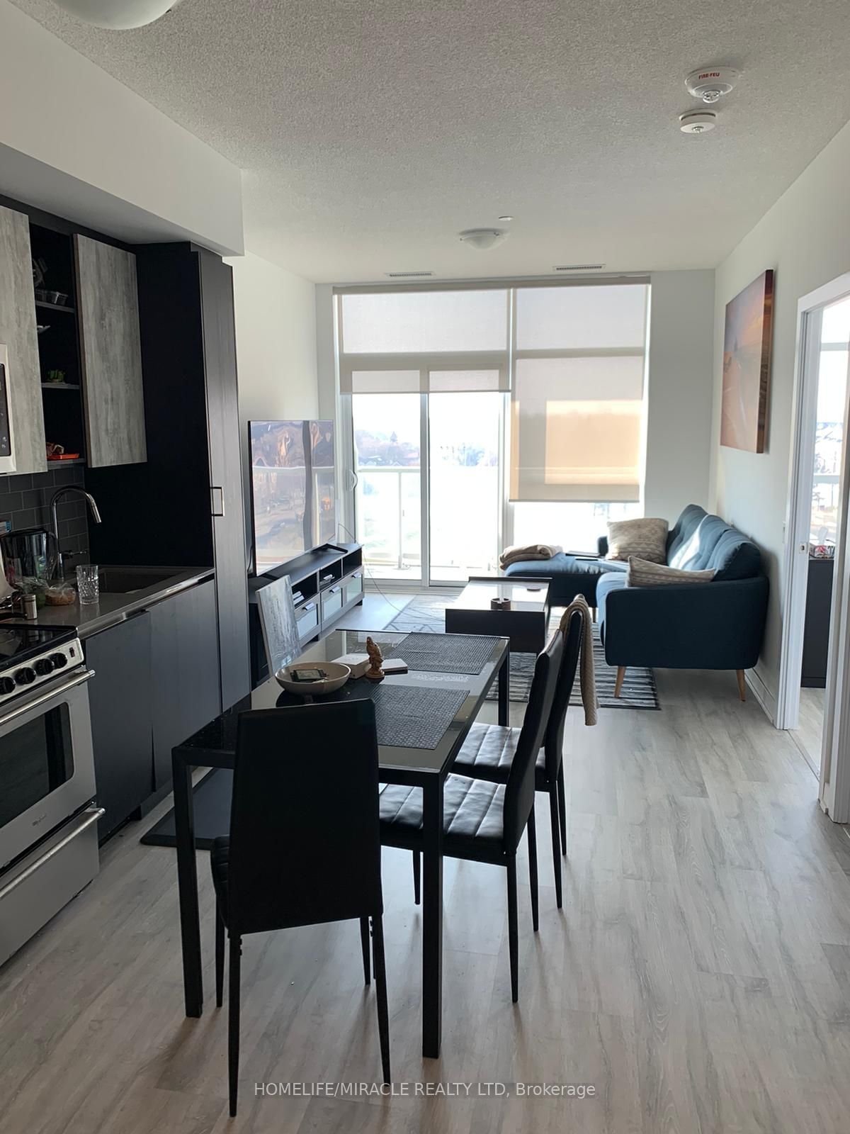 251 Manitoba St, unit 818 for rent - image #6