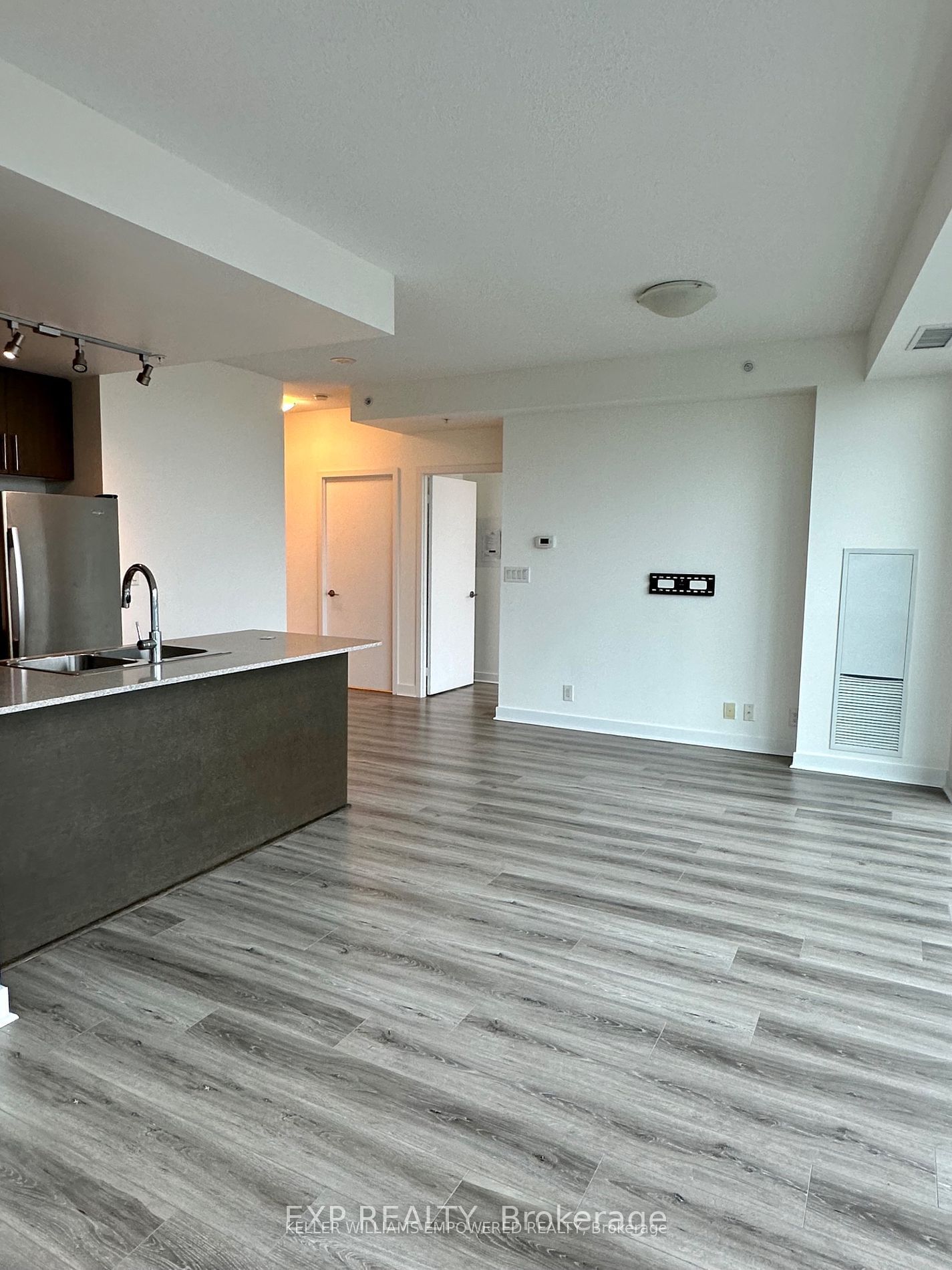 3985 Grand Park Dr, unit 1308 for rent - image #7