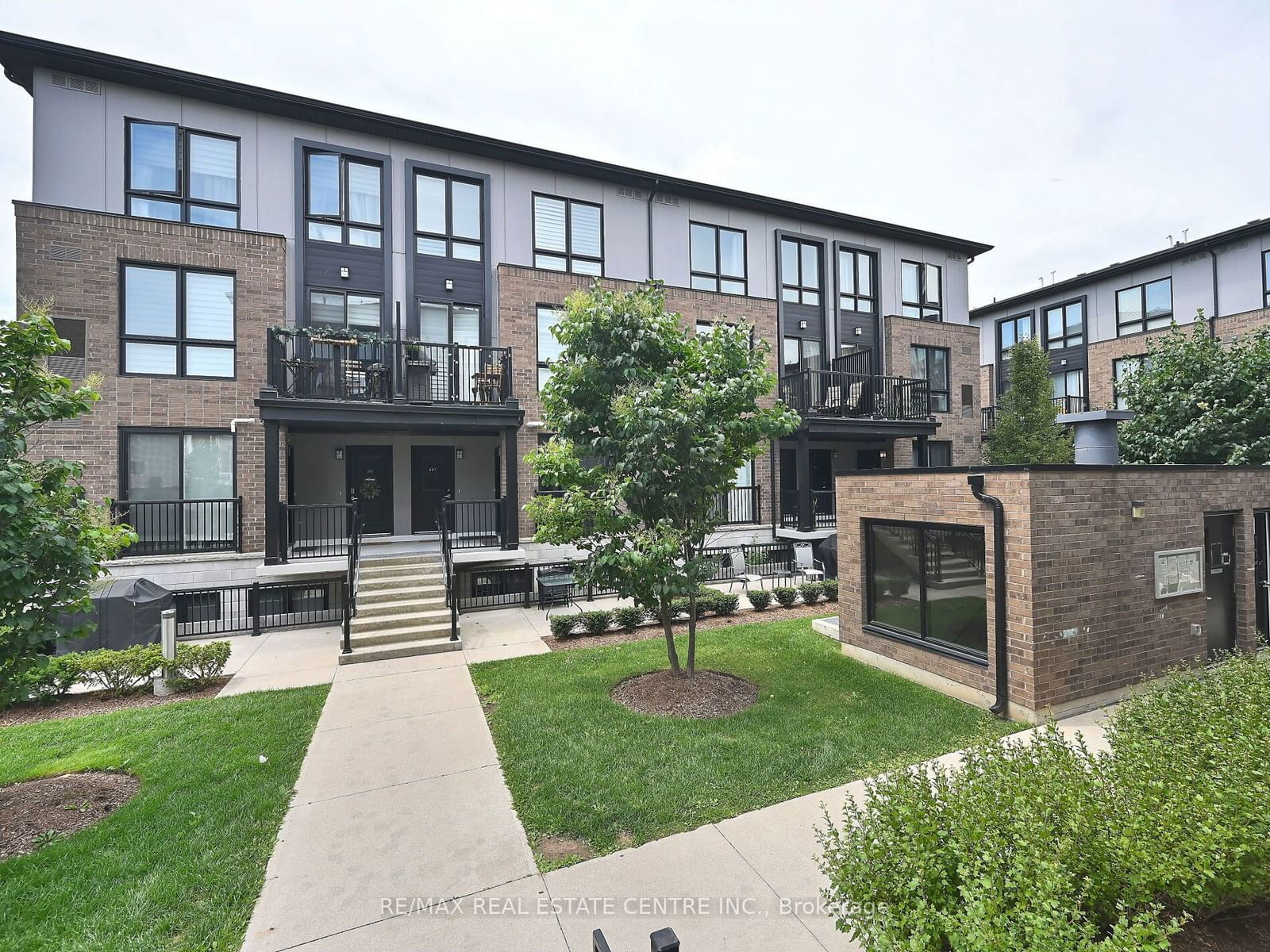 1210 Main St E, unit 206 for sale - image #1