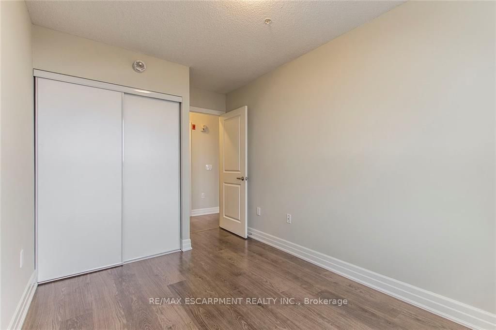 630 Sauve St, unit 325 for rent