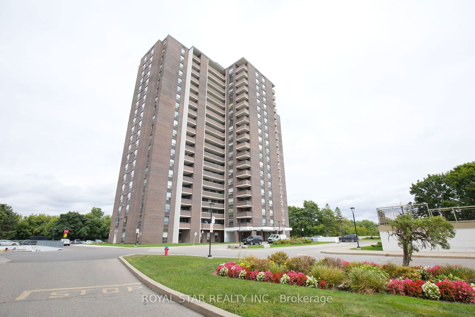 1535 Lakeshore Rd E, unit 1607 for rent - image #2