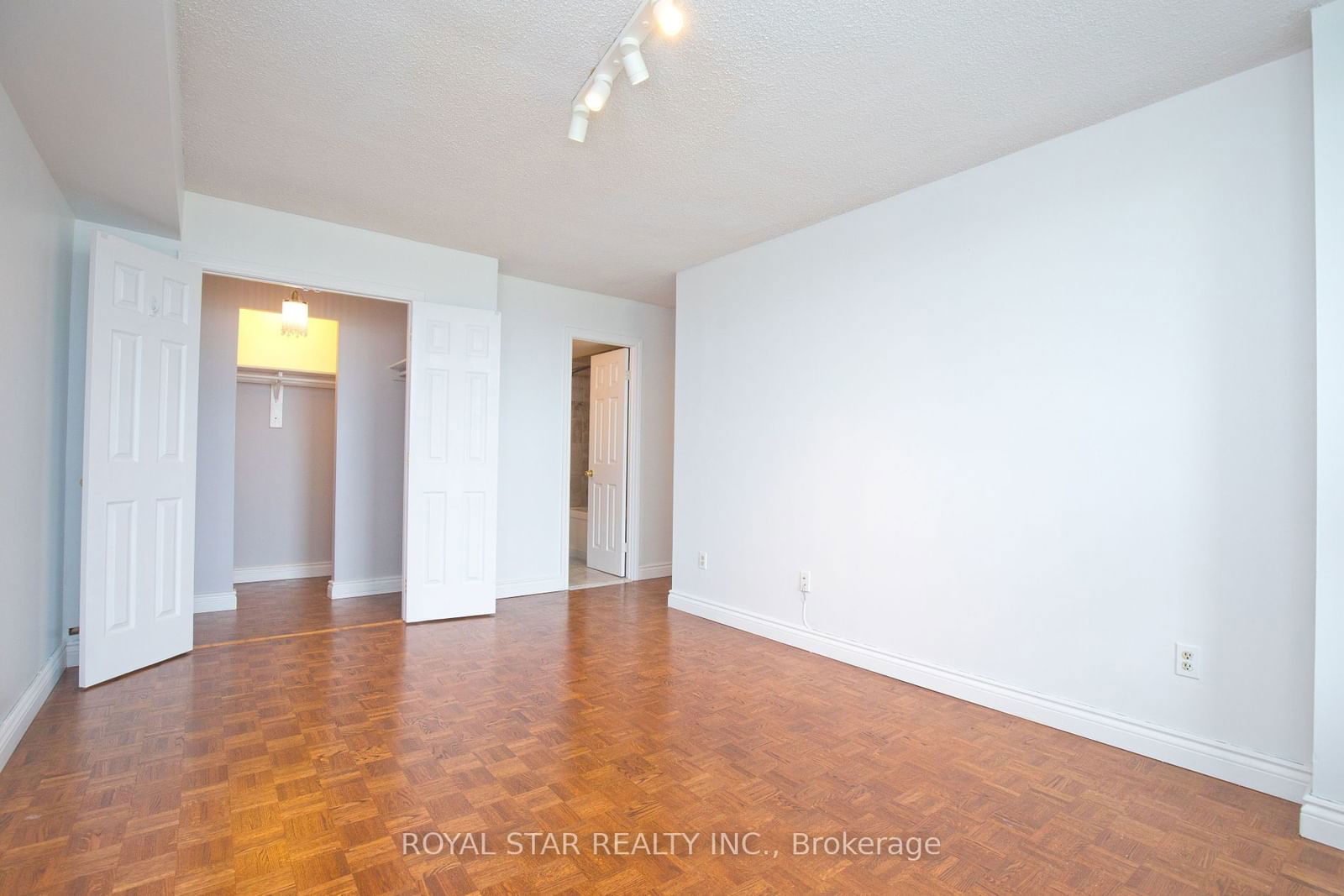 1535 Lakeshore Rd E, unit 1607 for rent - image #20