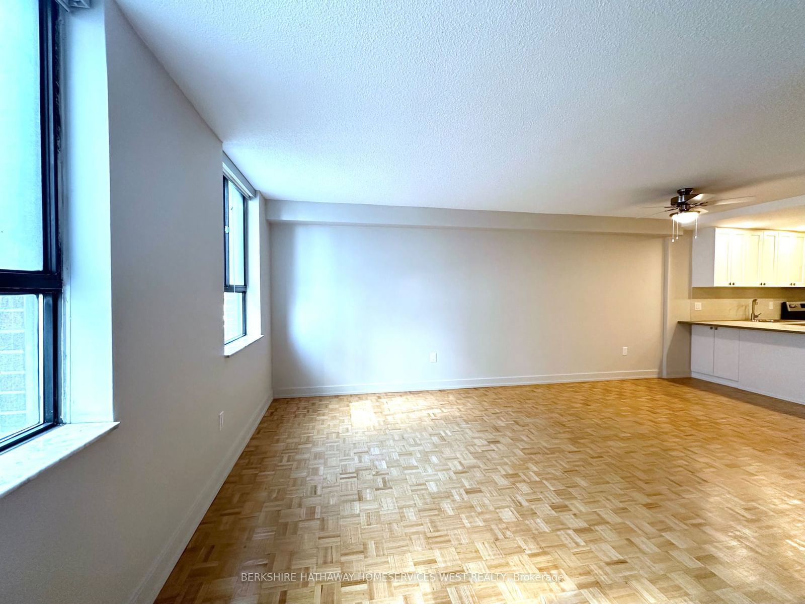 190 Clark Blvd, unit 207 for rent - image #7