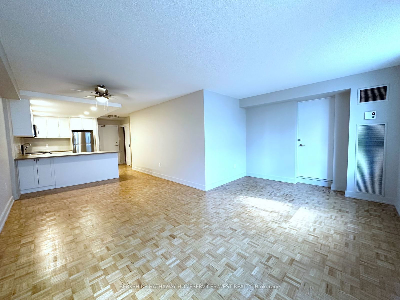 190 Clark Blvd, unit 207 for rent - image #8