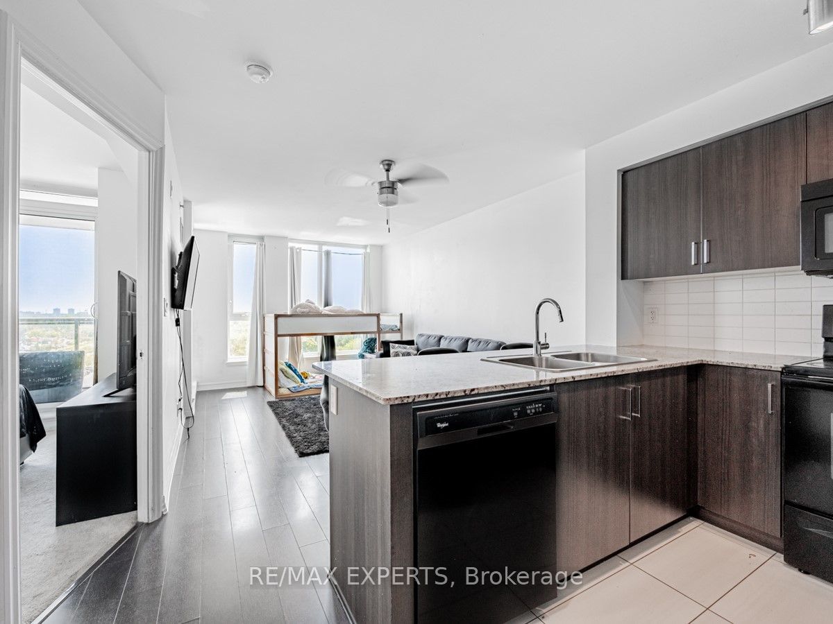 80 Esther Lorrie Dr, unit 916 for sale - image #4