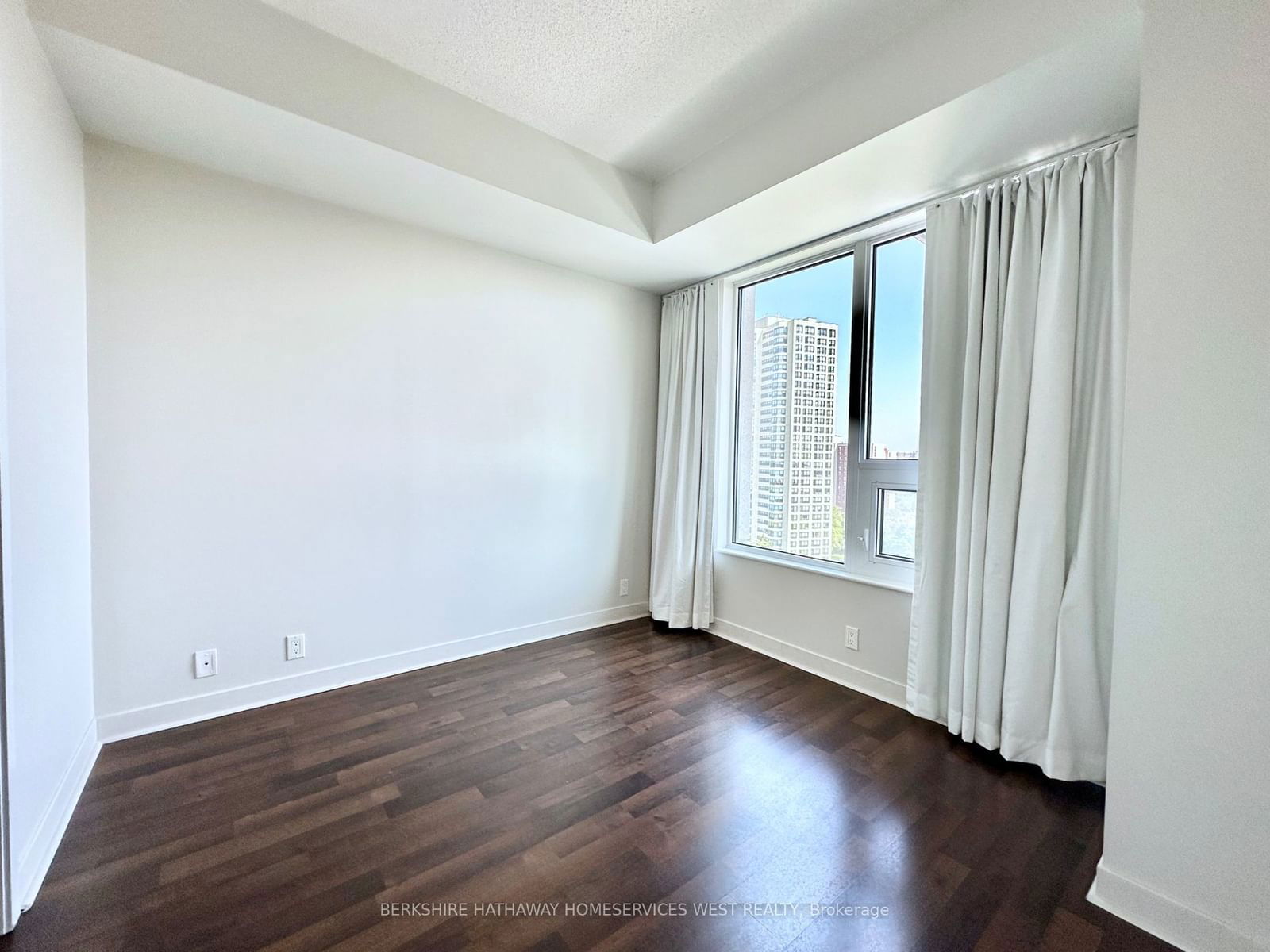 188 Clark Blvd, unit 1401 for rent