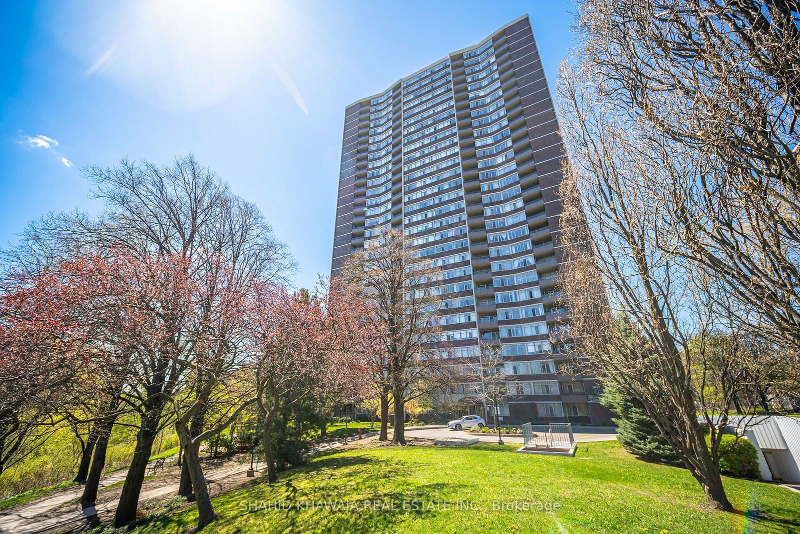 3100 Kirwin Ave, unit 1802 for sale - image #1