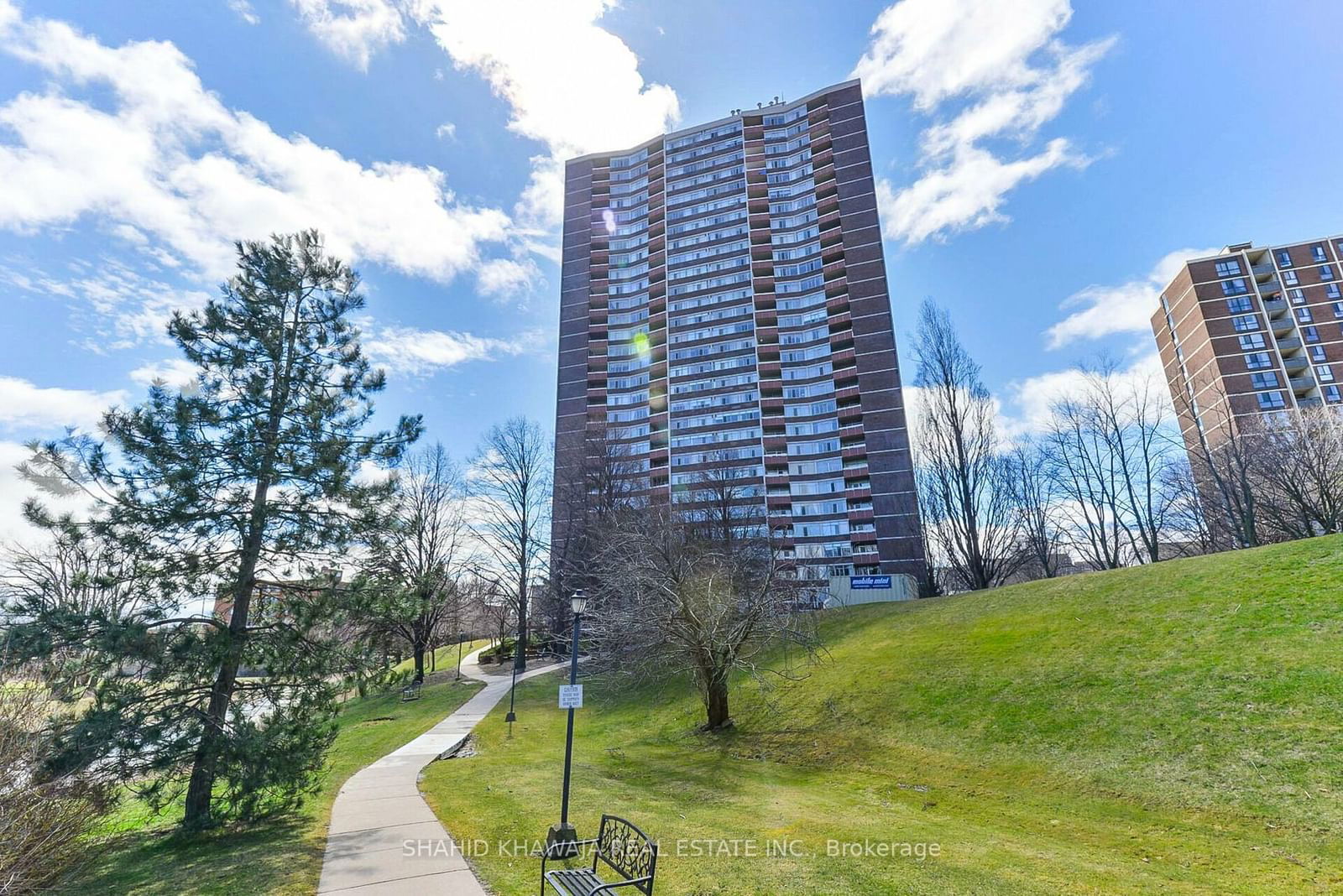 3100 Kirwin Ave, unit 1802 for sale - image #2