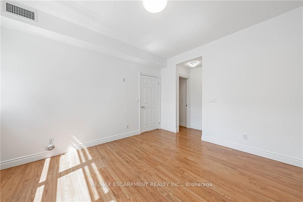 399 Elizabeth St, unit 608 for sale