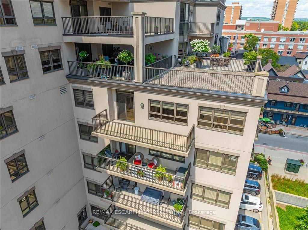 399 Elizabeth St, unit 608 for sale