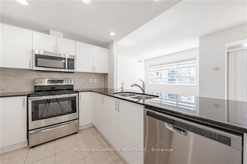 399 Elizabeth St, unit 608 for sale