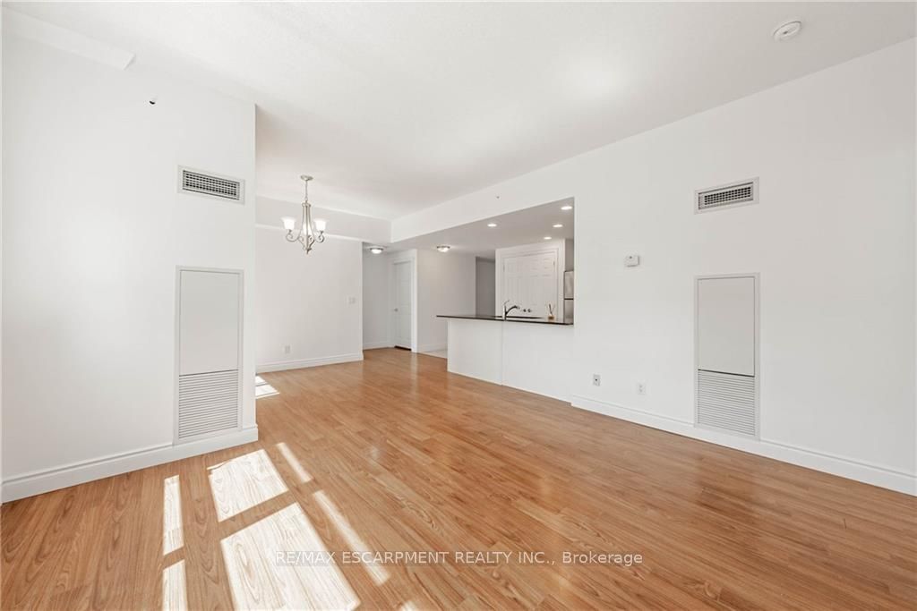 399 Elizabeth St, unit 608 for sale