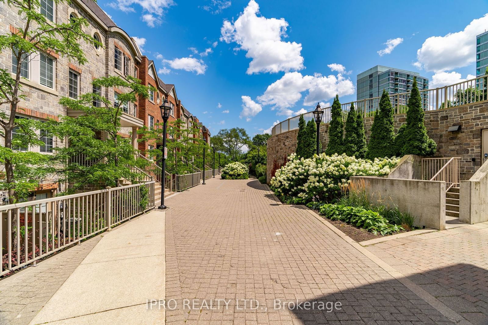 Windermere By The Lake Terrace, West End, Toronto