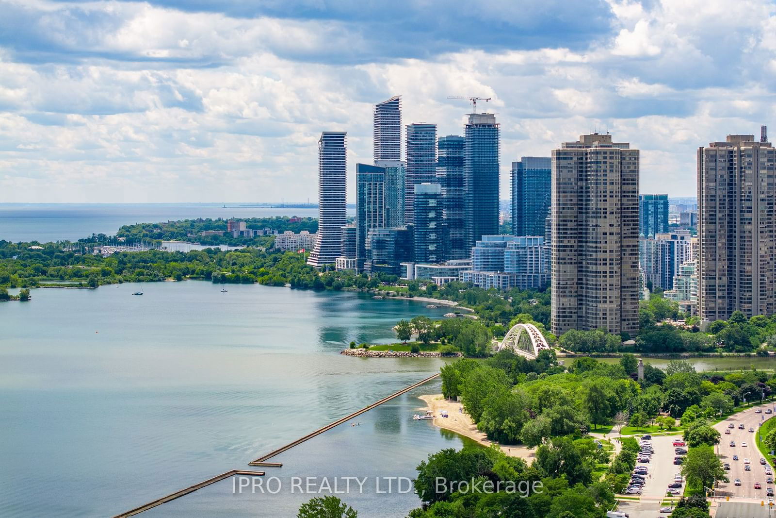 Windermere By The Lake Terrace, West End, Toronto