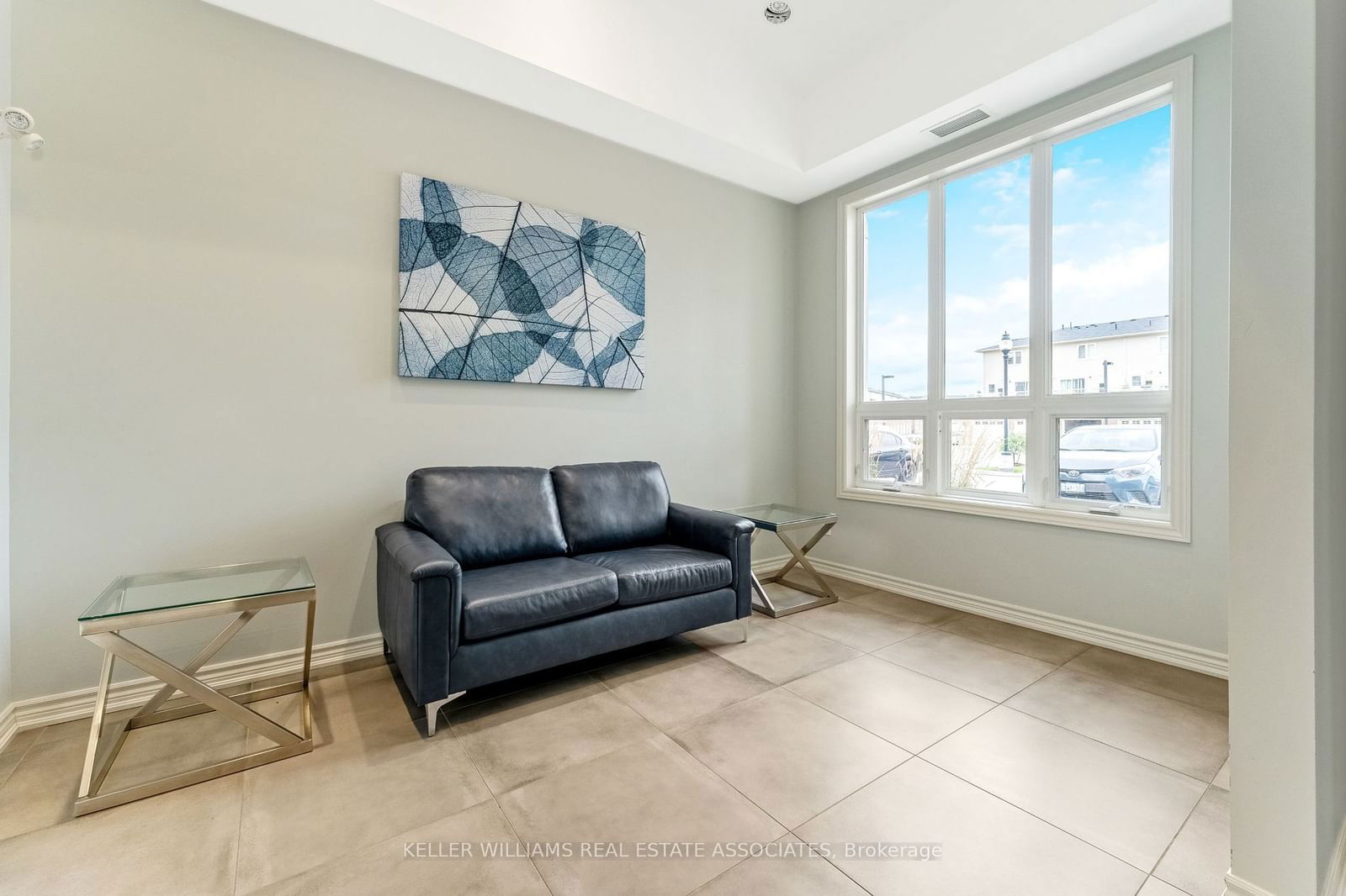 1370 Costigan Rd, unit 304 for sale - image #5