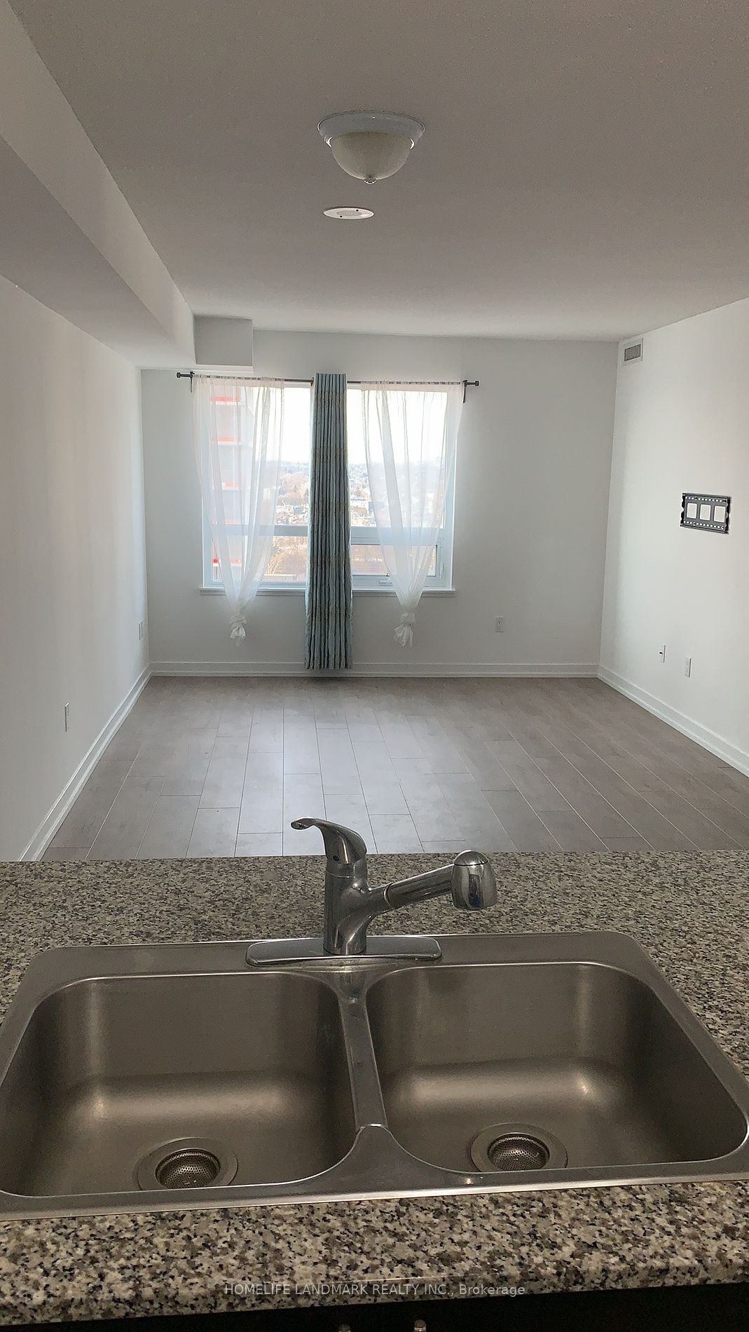 1410 Dupont St, unit 2601 for rent - image #4