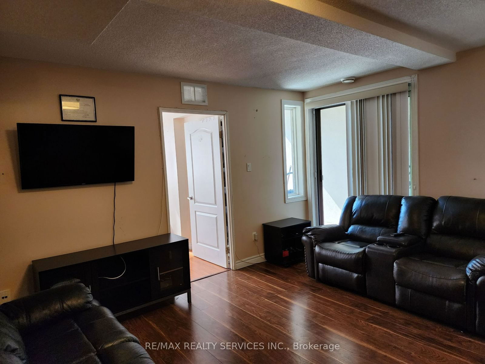 7405 Goreway Dr W, unit 212 for sale - image #10