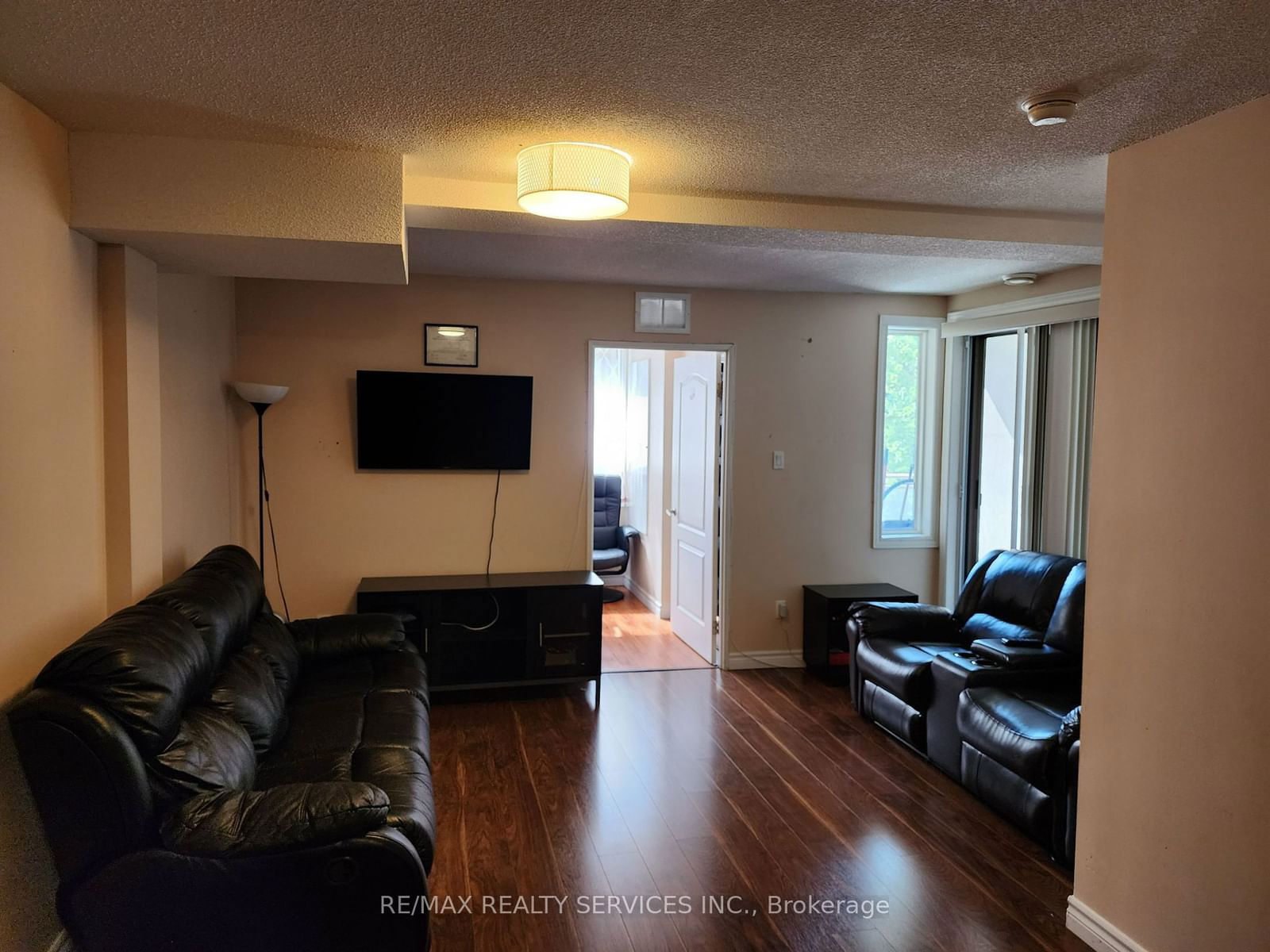 7405 Goreway Dr W, unit 212 for sale - image #9