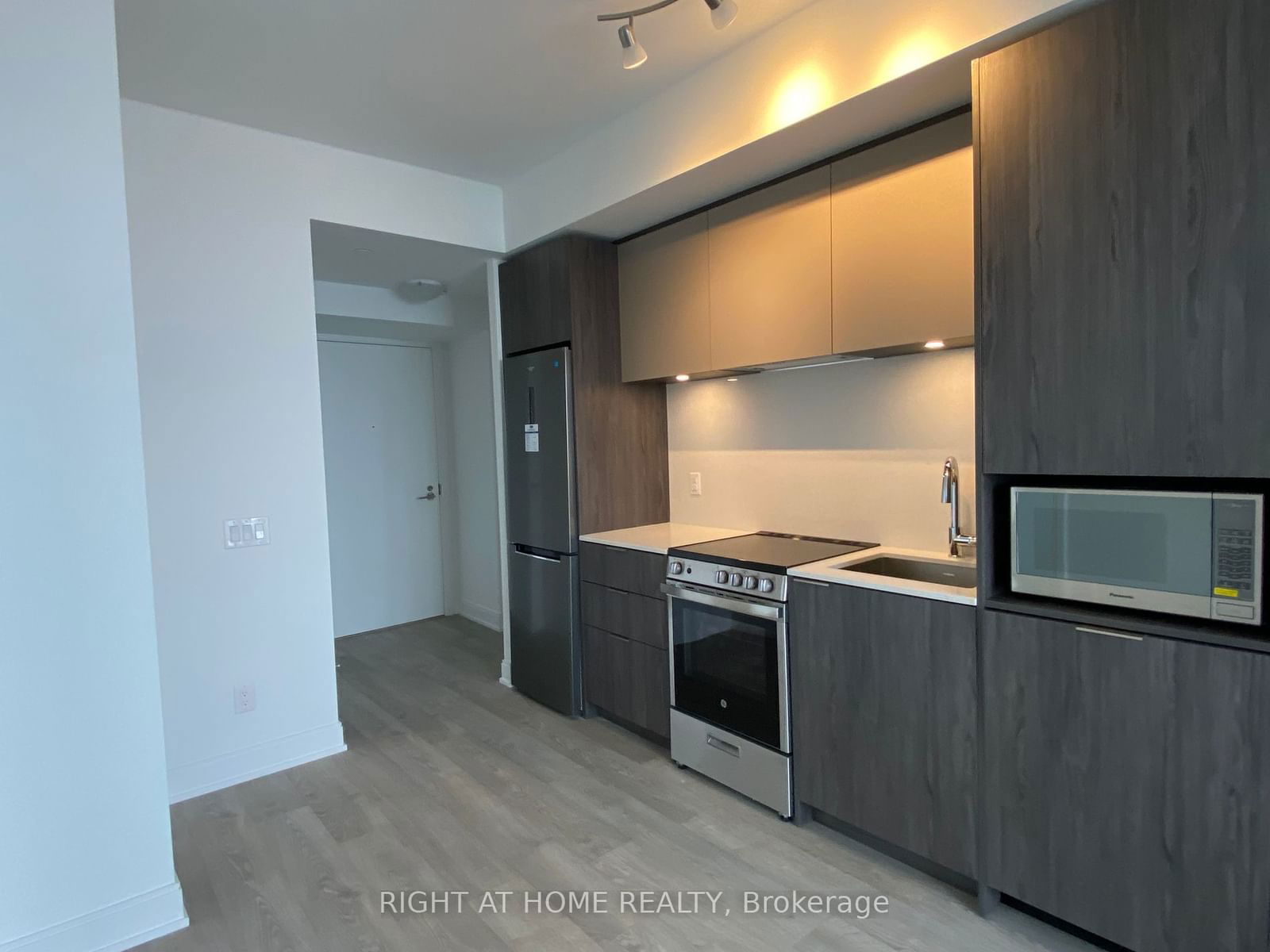 70 ANNIE CRAIG Dr, unit 1710 for rent