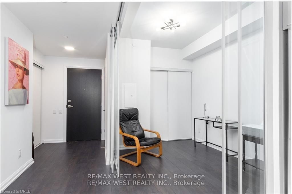 4208 Dundas St W, unit 315 for sale