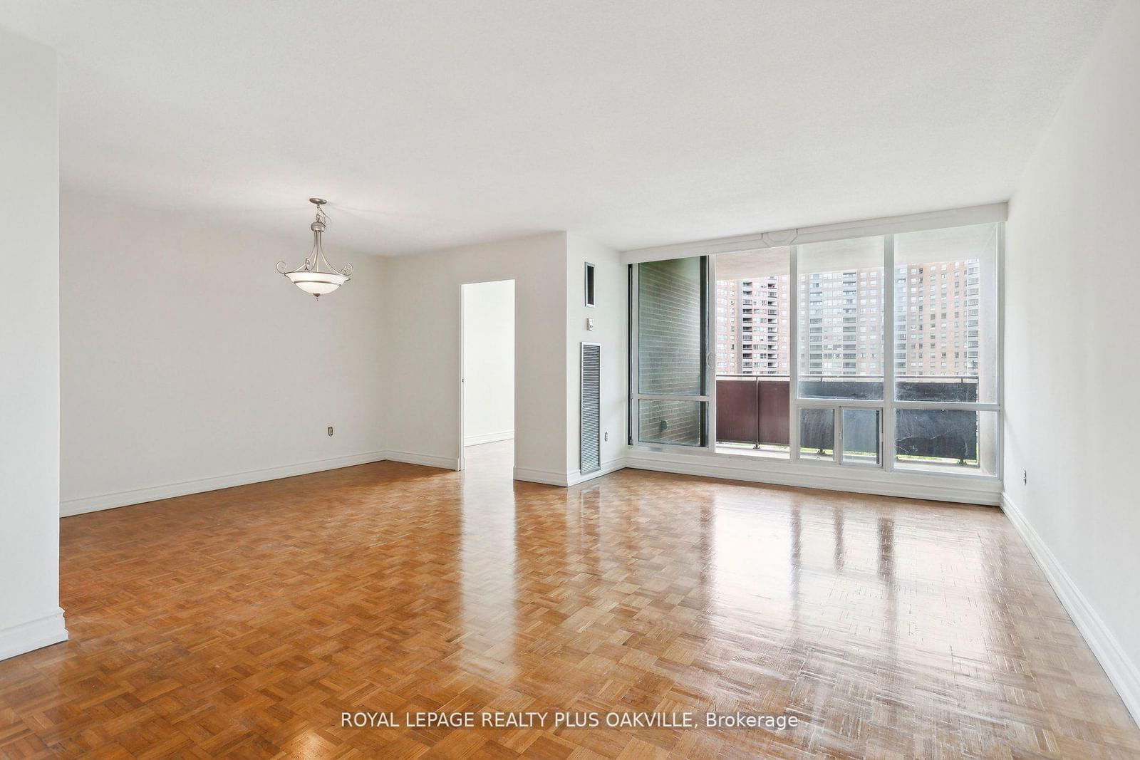 714 The West Mall W, unit 909 for sale - image #11