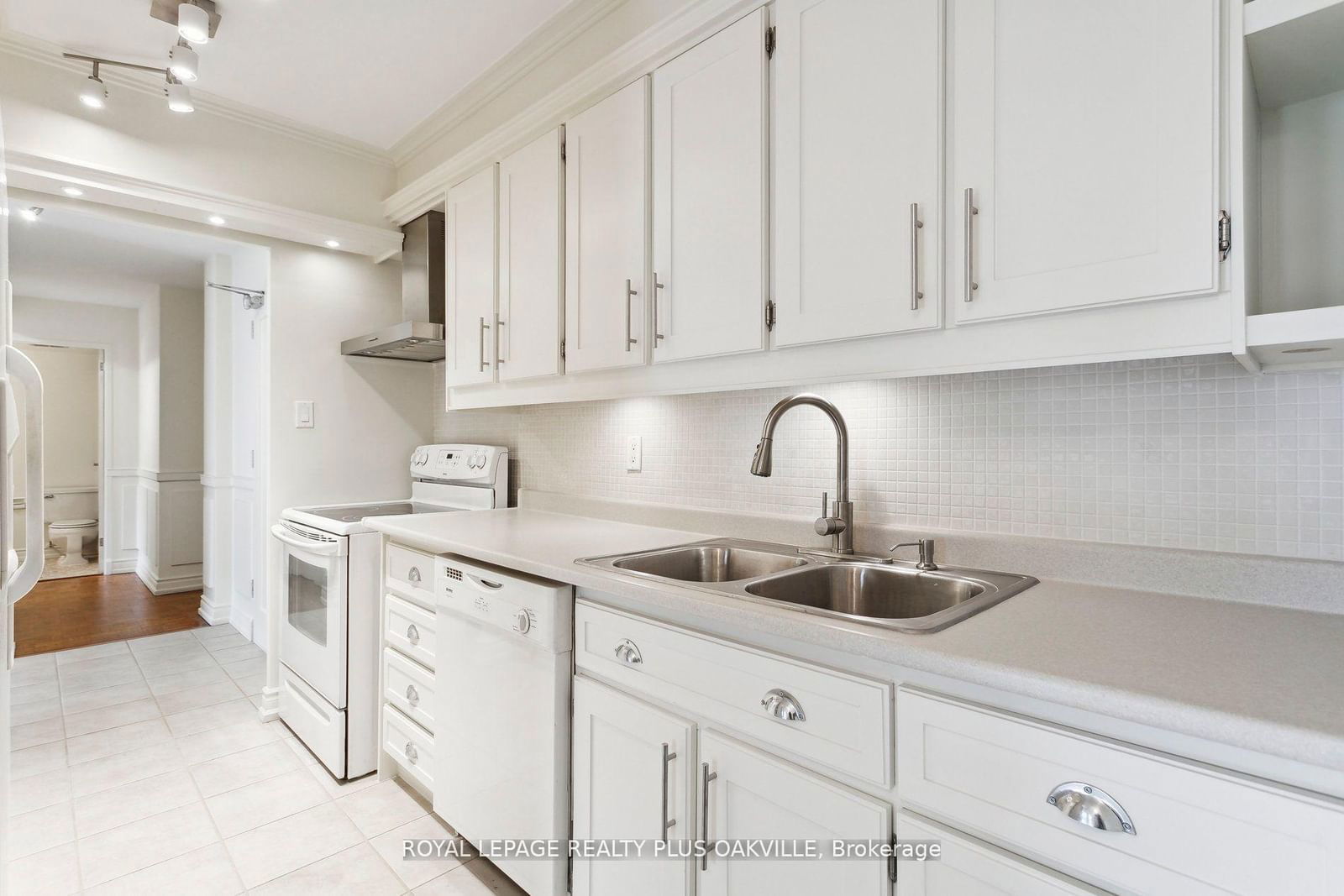 714 The West Mall W, unit 909 for sale - image #20