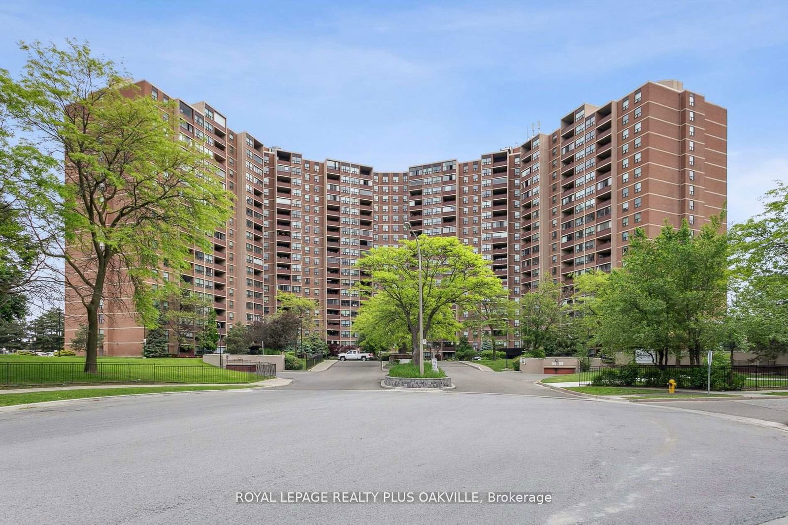 714 The West Mall W, unit 909 for sale - image #3