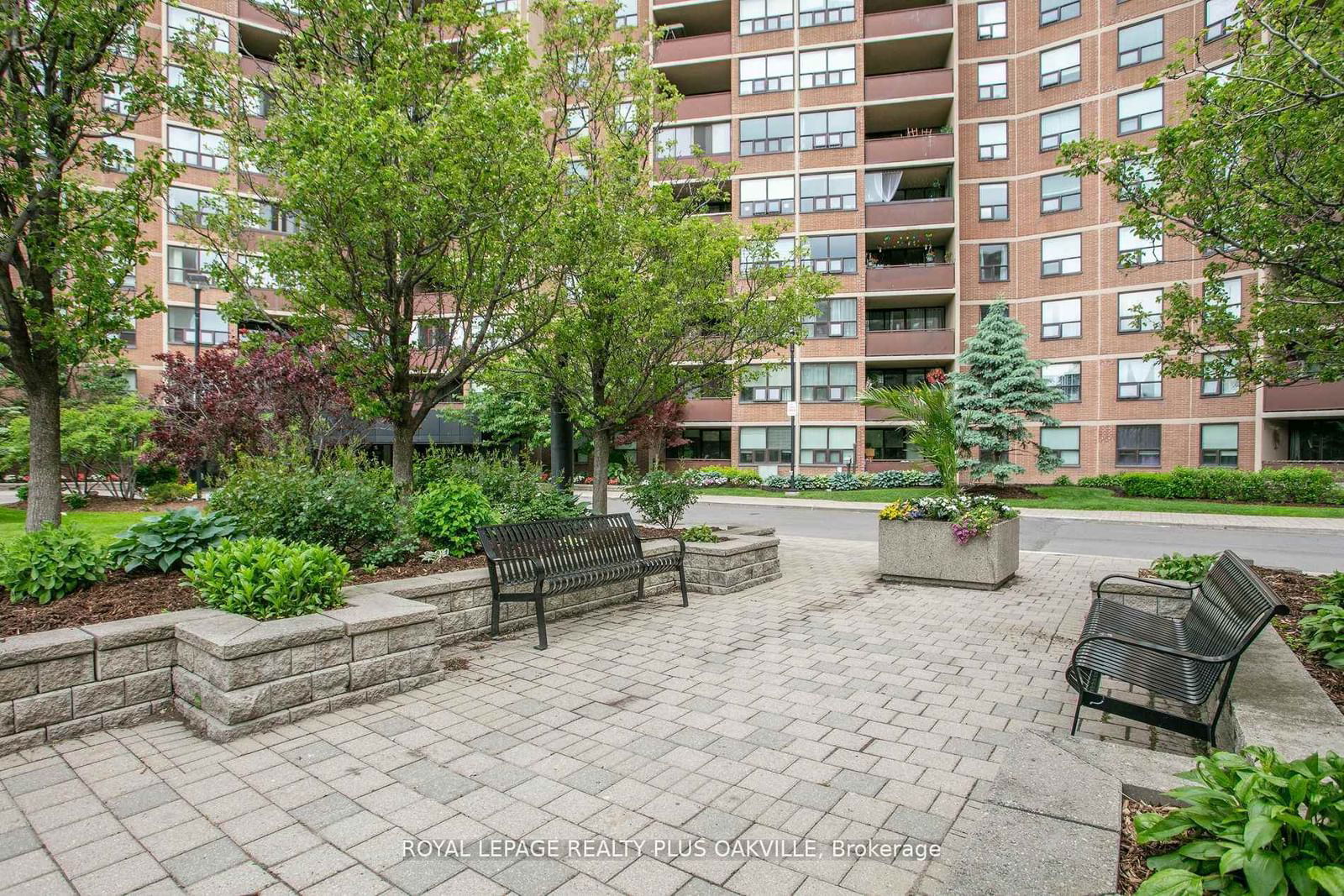 714 The West Mall W, unit 909 for sale - image #4