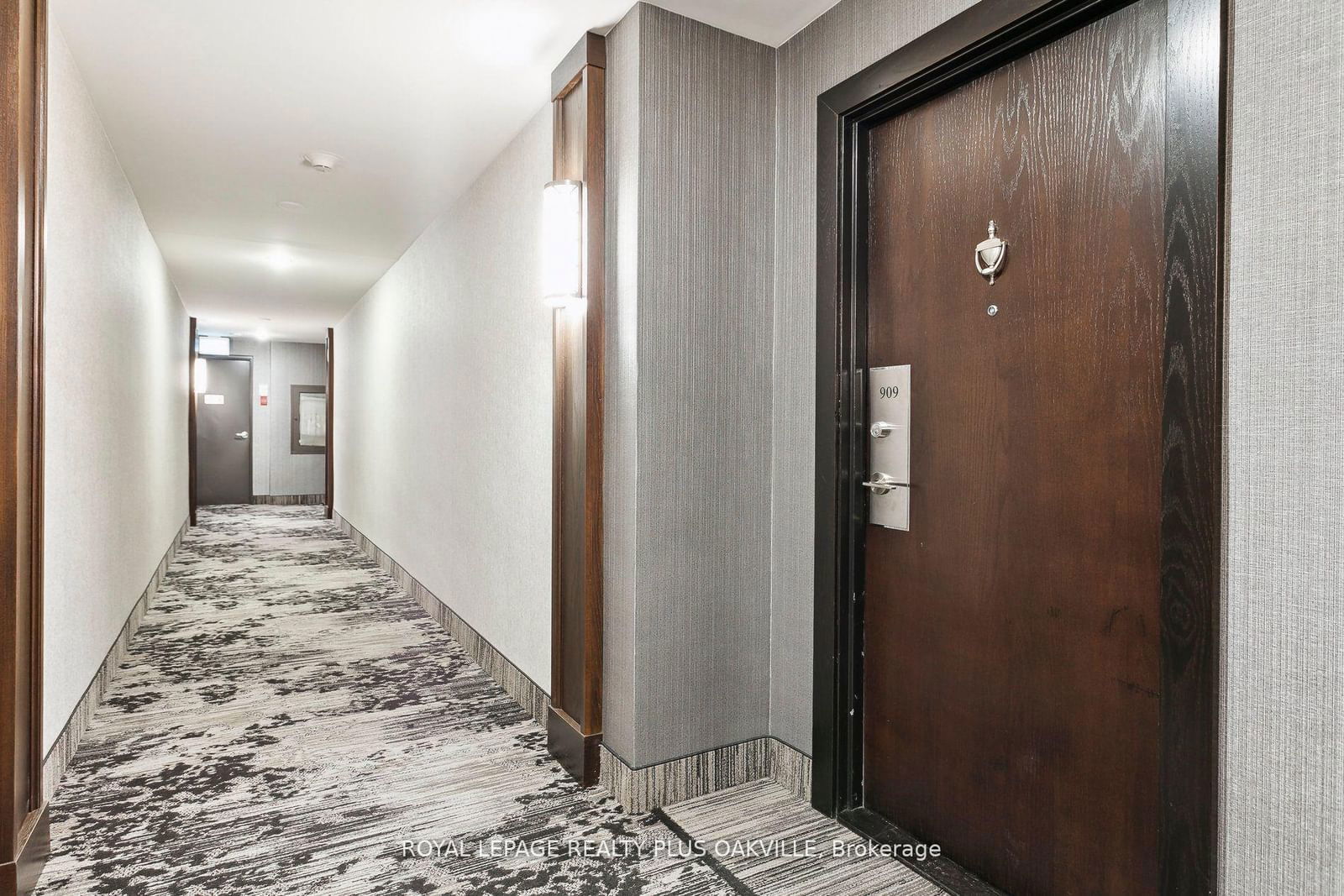 714 The West Mall W, unit 909 for sale - image #8