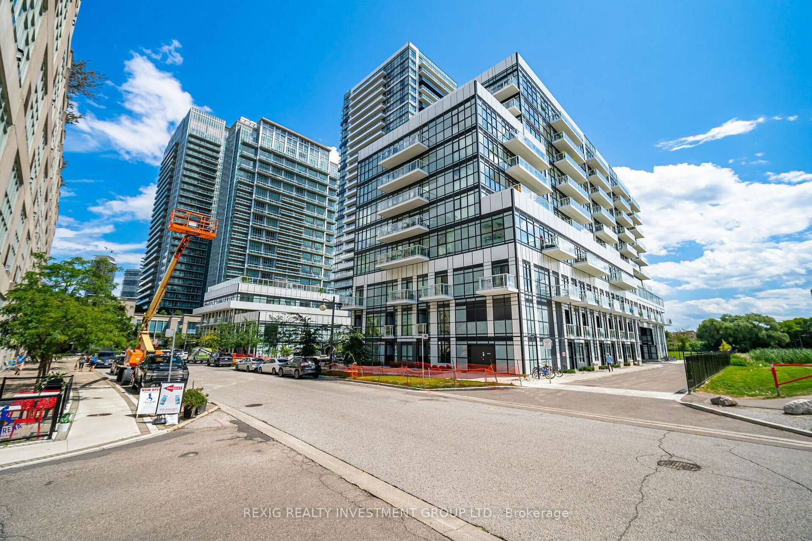 251 Manitoba St, unit 2701 for sale