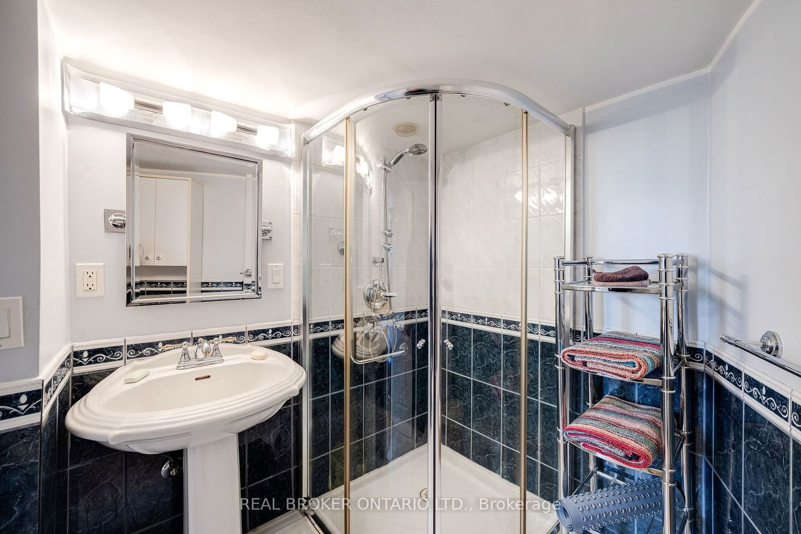 714 The West Mall, unit 412 for sale - image #25