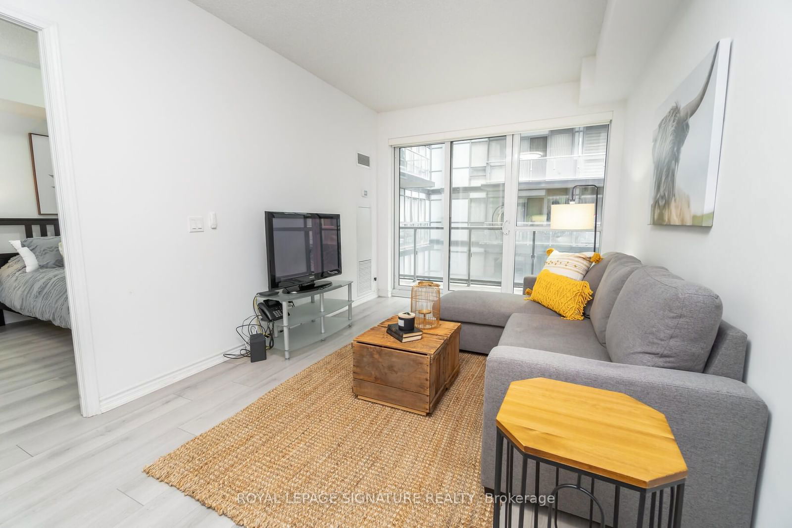 15 James Finlay Way, unit 822 for rent - image #11