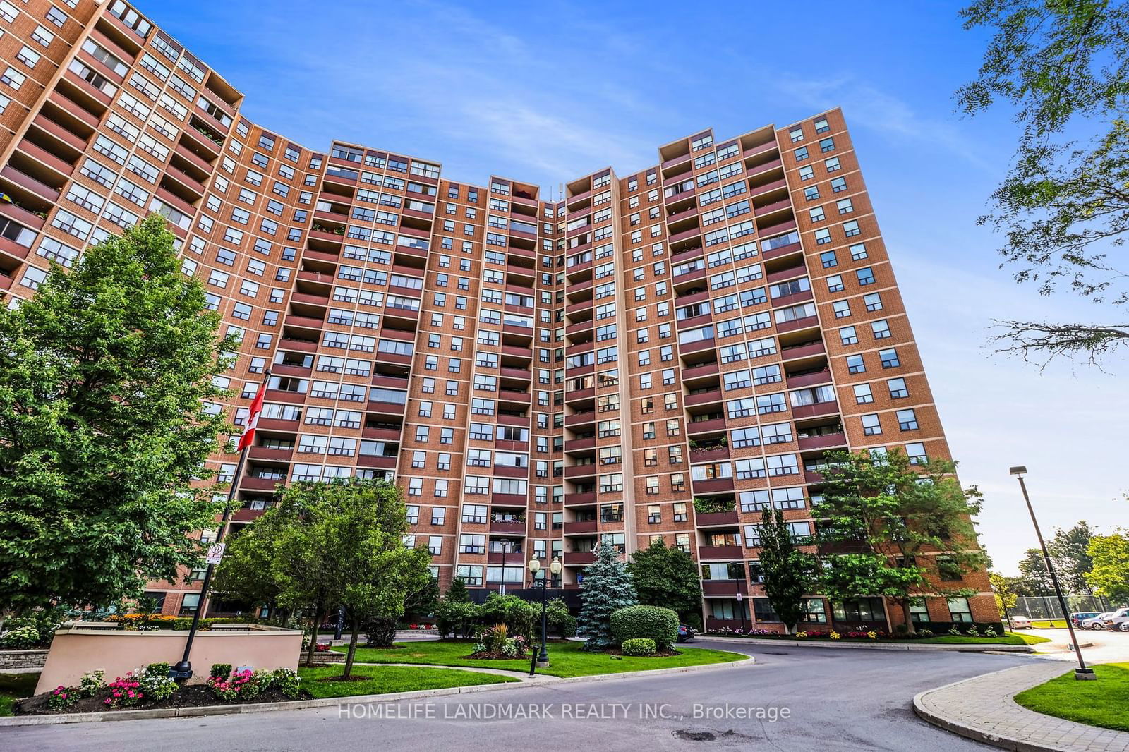 716 The West Mall W, unit 912 for sale - image #2