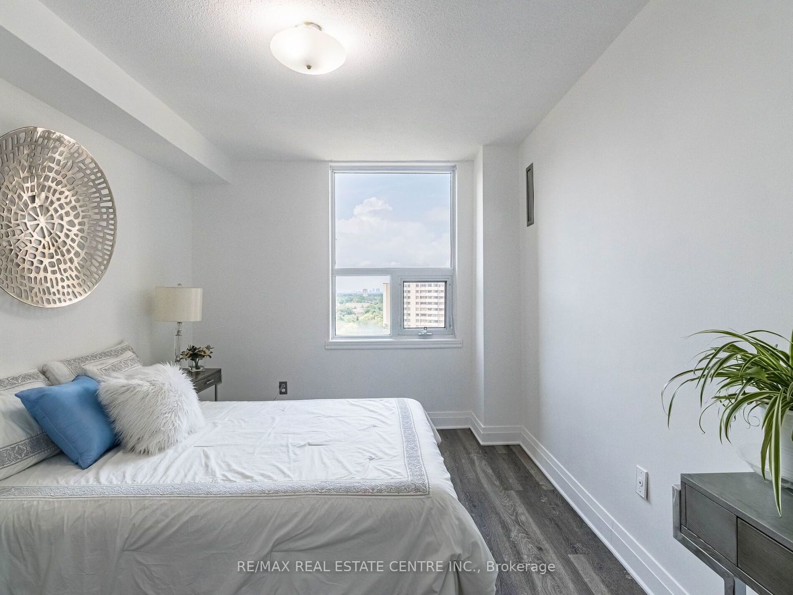 716 The West Mall, unit 1111 for sale - image #19