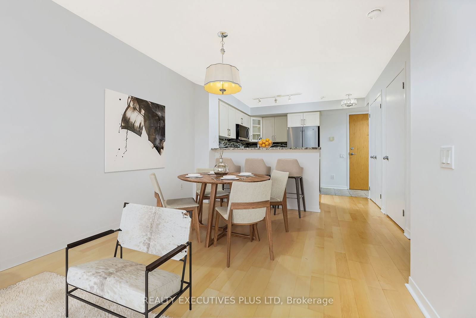 1050 The Queensway, unit 212 for sale - image #11