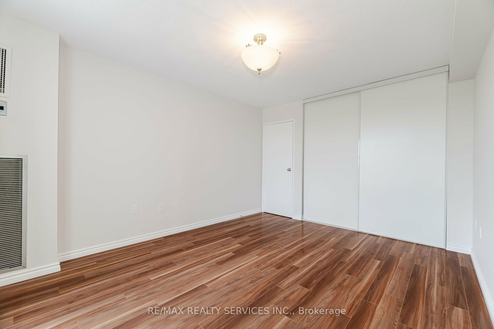 4 Kings Cross Rd, unit 809 for sale - image #21