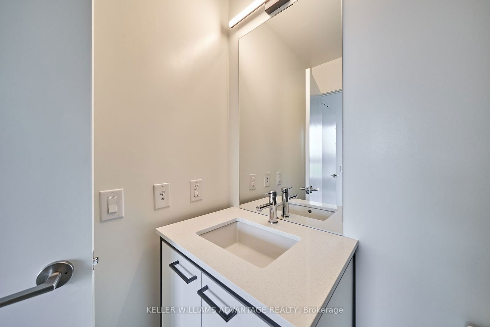 1808 St Clair Ave W, unit 420 for rent - image #12