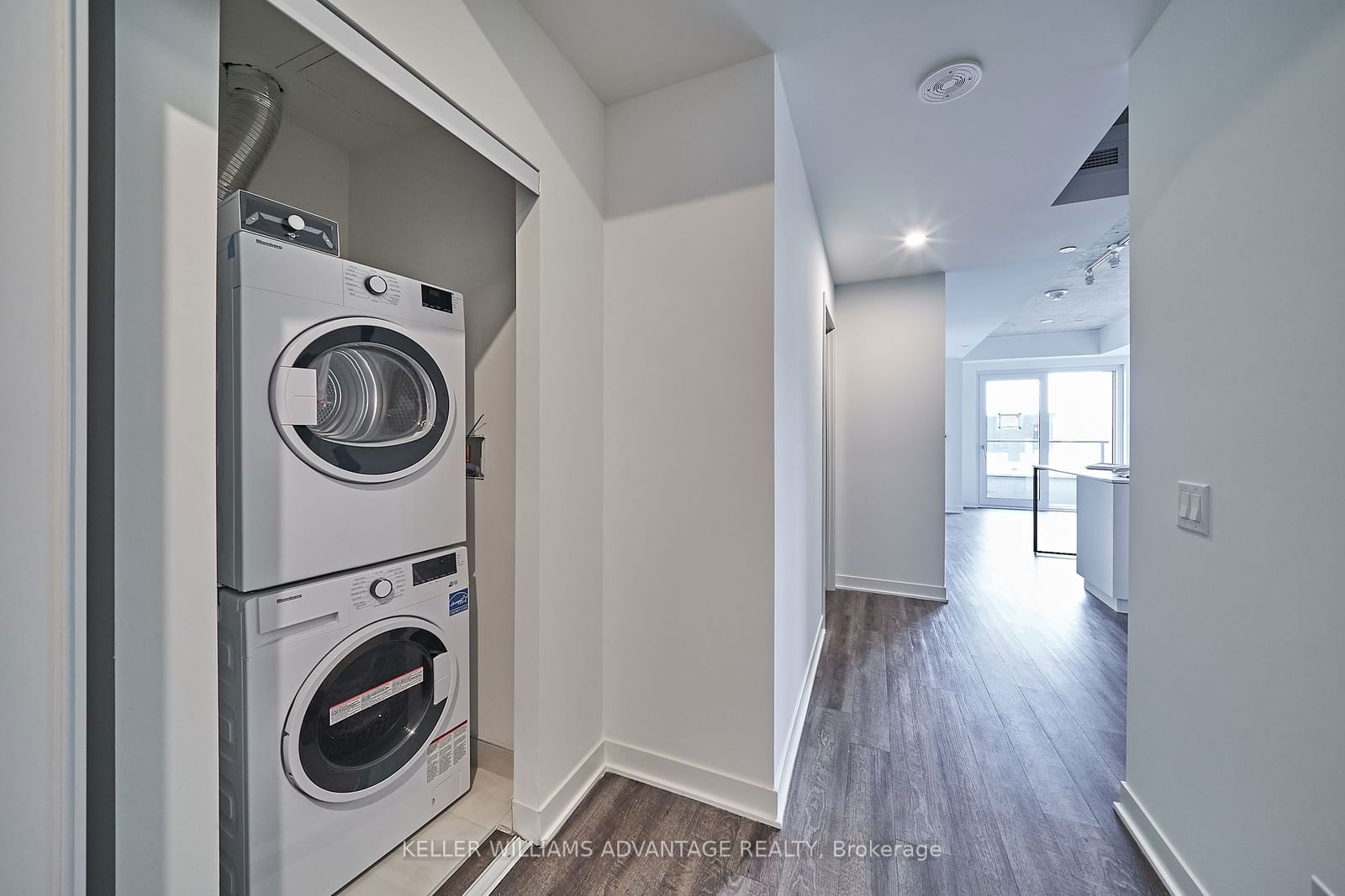 1808 St Clair Ave W, unit 420 for rent - image #18