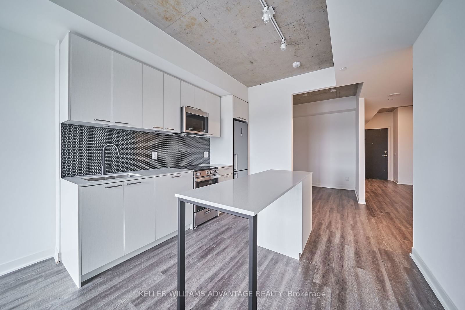 1808 St Clair Ave W, unit 420 for rent - image #4