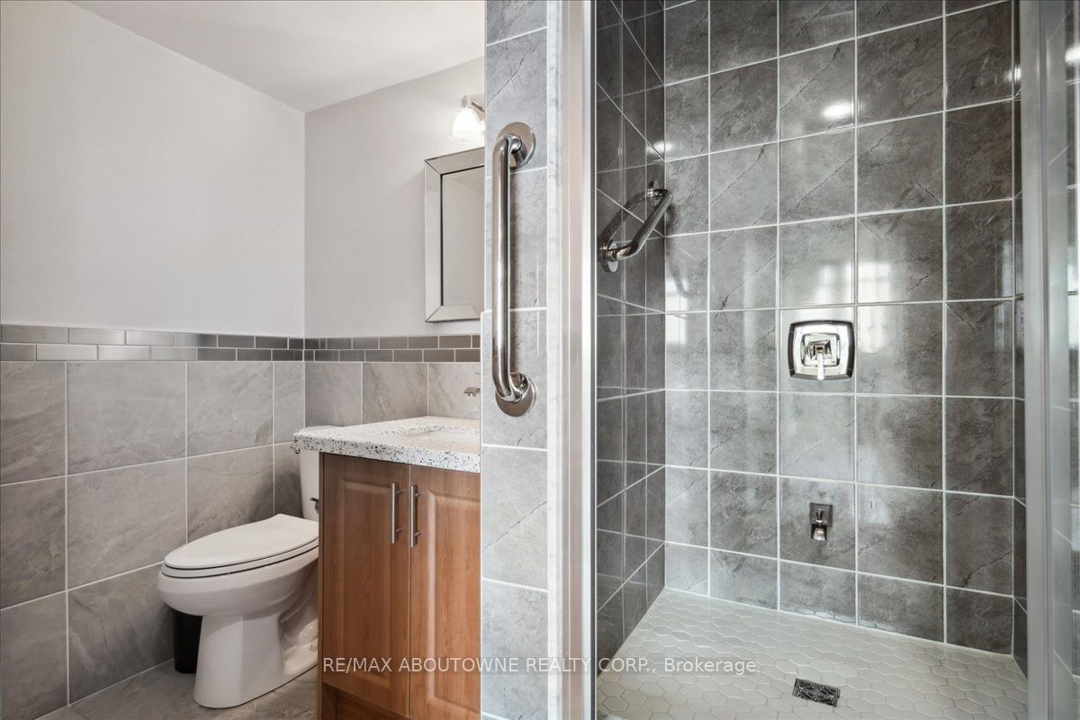 1359 White Oaks Blvd, unit 1006 for sale - image #12