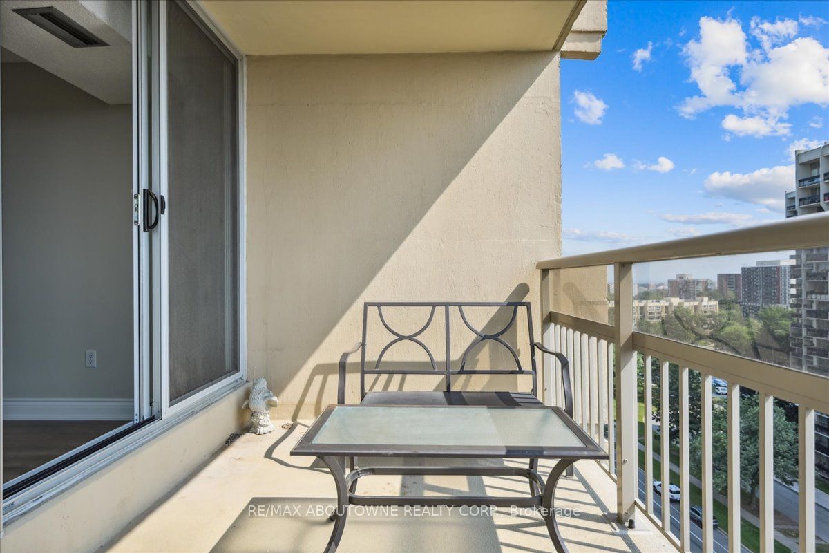 1359 White Oaks Blvd, unit 1006 for sale - image #18